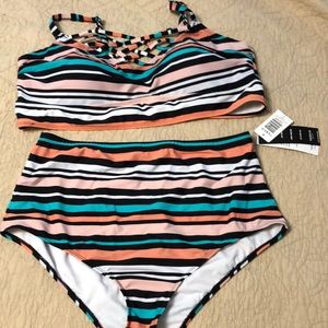Torrid swimsuit never worn size 2